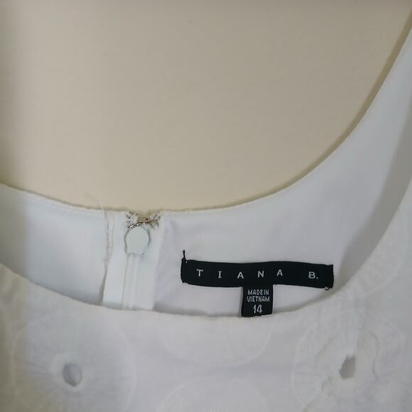 Women's Tiana B. Sleevless White Lined Dress with Eyelet Detail Size 14 - Picture 3 of 4